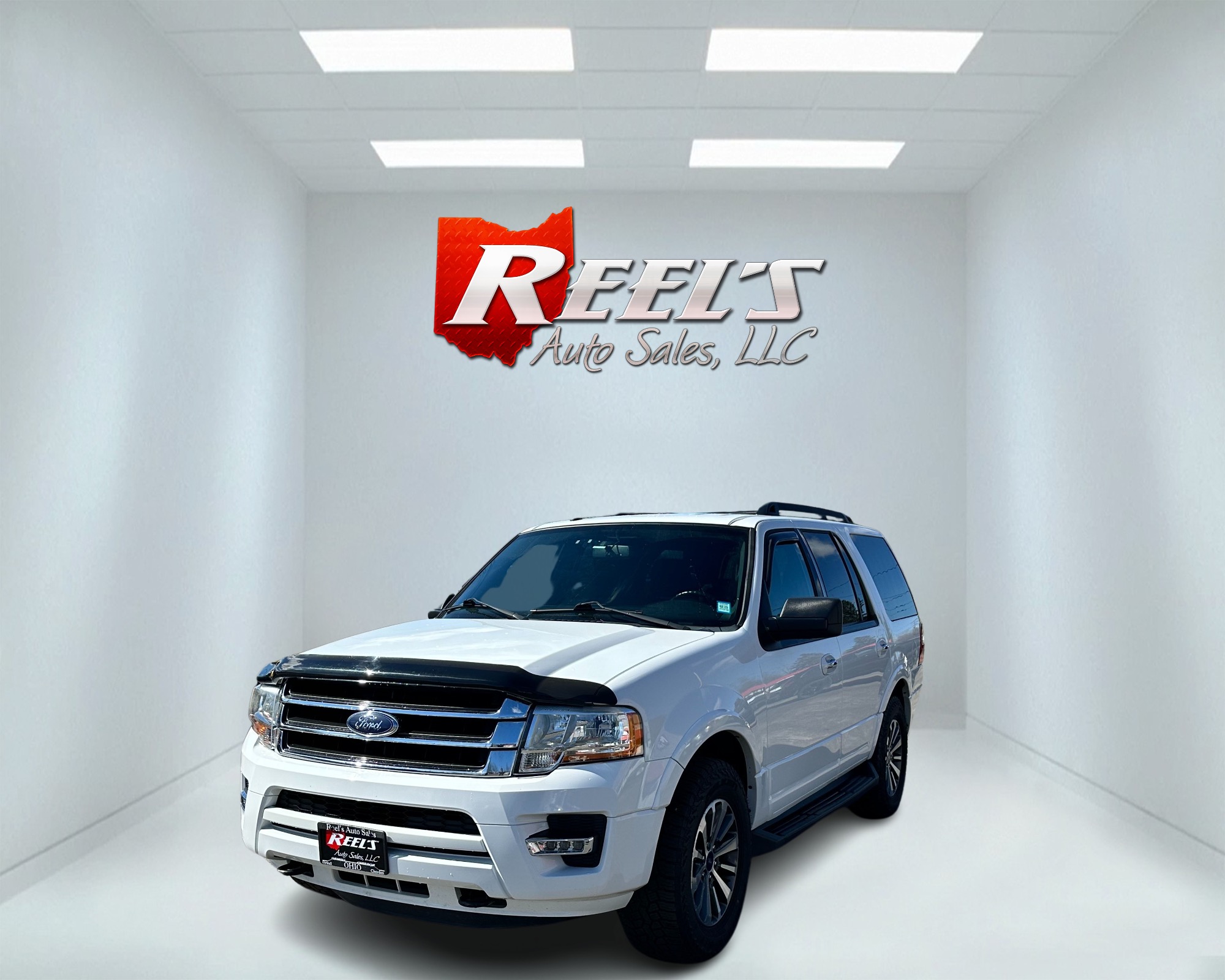 photo of 2016 Ford Expedition XLT 4WD